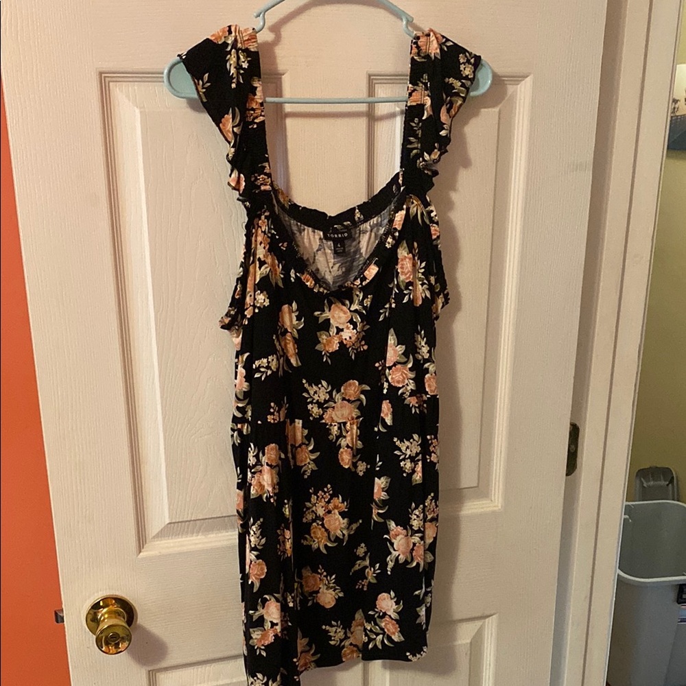 Floral Black Top with Ruffle Sleeves